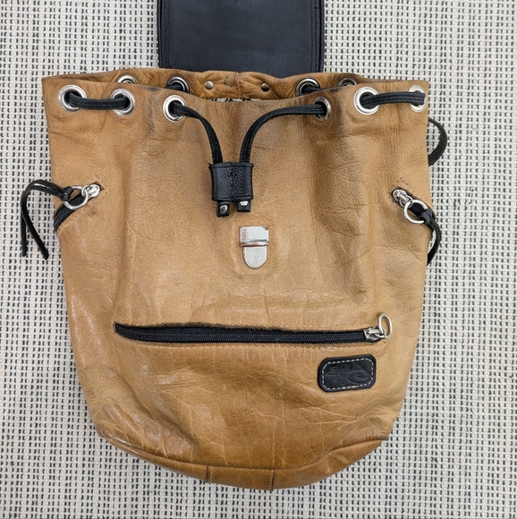 Strey Designs Handmade Leather Backpack - Picture 6 of 14